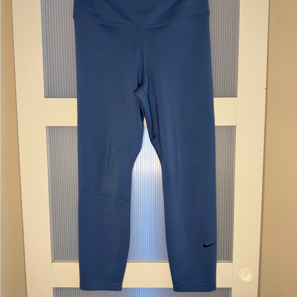 Nike Women's Blue Ankle Length Leggings